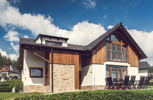 Lipno nad Vltavou Casa | Acogedor apartamento en villa con WIFI, TV, terraza, mascotas permitida y aparcamiento