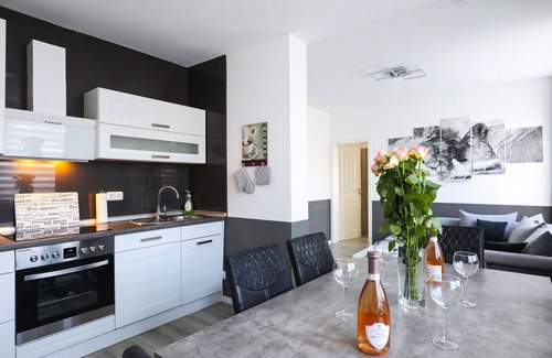 Oberndorf Apartamento | Acogedor apartamento para 6 personas con WIFI, TV, terraza y aparcamiento