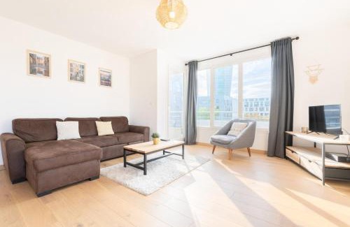 Saint-Maurice Pellevoisin Apartamento | Beautiful apartment equipped near train parking