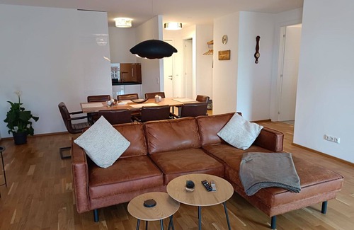 Poertschach am Woerthersee Apartamento | Acogedor apartamento para 2 personas con WIFI, TV, balcón, mascotas permitida y aparcamiento
