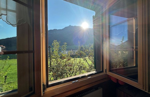 Frutigen Apartamento | Acogedor apartamento para 5 personas con TV y balcón