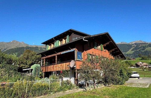 Frutigen Apartamento | Acogedor apartamento para 5 personas con TV y balcón