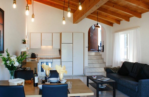 Magadino Apartamento | Hermoso apartamento para 2 personas con WIFI, TV, patio, vista panorámica y aparcamiento