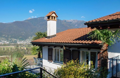 Magadino Apartamento | Hermoso apartamento para 2 personas con WIFI, TV, patio, vista panorámica y aparcamiento