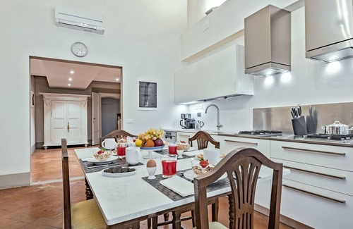 San Lorenzo Apartamento | Acogedor apartamento para 5 personas con WIFI, A/C y TV