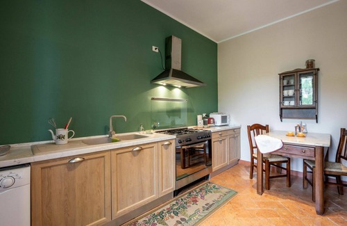 Castelletto Merli Apartamento | Beautiful apartment for 4 people with WIFI, TV, patio, pets allowed and parking