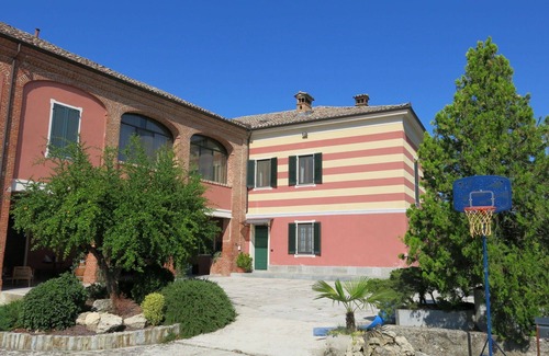 Castelletto Merli Apartamento | Beautiful apartment for 4 people with WIFI, TV, patio, pets allowed and parking