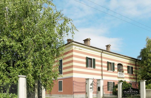 Castelletto Merli Apartamento | Beautiful apartment for 4 people with WIFI, TV, patio, pets allowed and parking