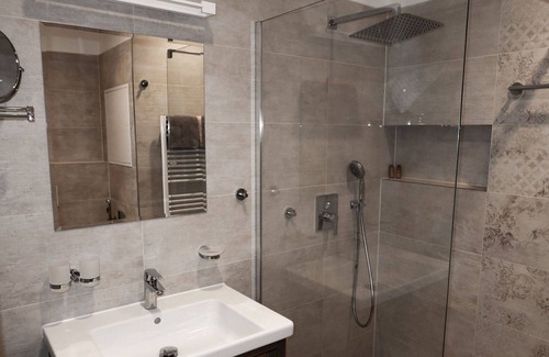 Brno-stred Apartamento | Beautiful apartment for 2 people with WIFI, hot tub, TV, patio and parking