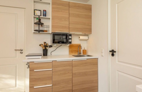 Wolphaartsdijk Apartamento | Bonito apartamento con WIFI, jacuzzi, TV, terraza, mascotas permitida y aparcamiento