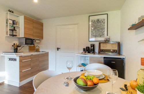 Wolphaartsdijk Apartamento | Bonito apartamento con WIFI, jacuzzi, TV, terraza, mascotas permitida y aparcamiento