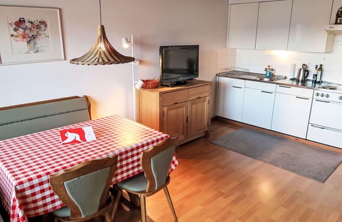 Laax Apartamento | Apartamento con piscina, WIFI, TV, balcón, mascotas permitida, vista panorámica, aparcamiento