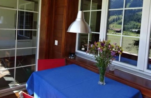Lenk Apartamento | Hermoso apartamento para 5 personas con WIFI, TV, balcón, mascotas permitida y aparcamiento