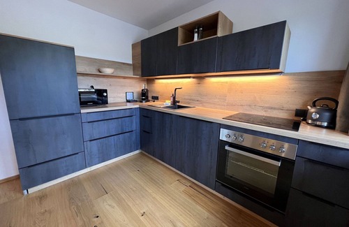 Soell Apartamento | Hermoso apartamento para 6 personas con WIFI, TV, balcón, mascotas permitida y aparcamiento