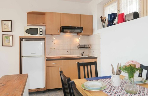 Povile Apartamento | Precioso apartamento para 6 personas con A/C, WIFI, TV, terraza, mascotas permitida y aparcamiento