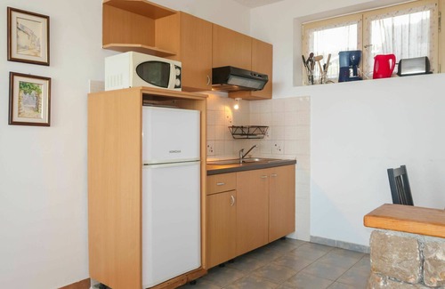 Povile Apartamento | Precioso apartamento para 6 personas con A/C, WIFI, TV, terraza, mascotas permitida y aparcamiento