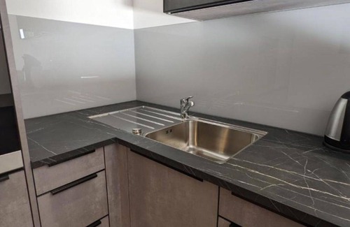 Laengenfeld Apartamento | Acogedor apartamento para 8 personas con bañera de hidromasaje, WIFI, TV, balcón y aparcamiento