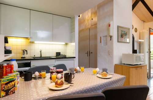 Capriasca Apartamento | Acogedor apartamento para 4 personas con piscina, WIFI, TV, patio, vista panorámica y aparcamiento