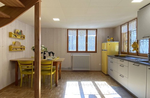Augio Apartamento | Bonito apartamento para 4 personas con WIFI, TV, patio y aparcamiento