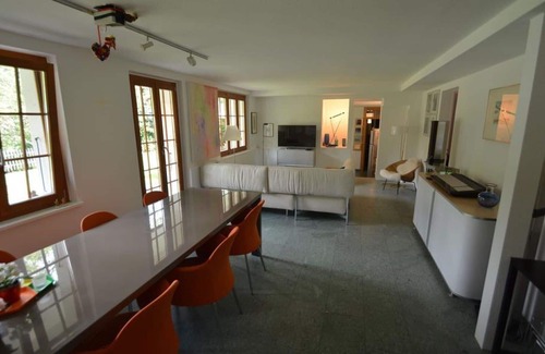 Schoenried Apartamento | Acogedor apartamento para 6 personas con WIFI, balcón, mascotas permitida y aparcamiento