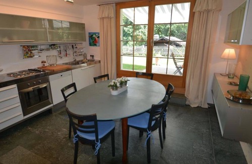 Schoenried Apartamento | Acogedor apartamento para 6 personas con WIFI, balcón, mascotas permitida y aparcamiento