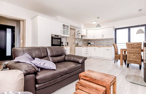 Bozi Dar Apartamento | Acogedor apartamento para 4 personas con WIFI, TV y aparcamiento