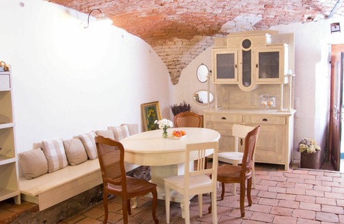 Lukavice Apartamento | Bonito apartamento para 4 personas con WIFI, piscina, patio y aparcamiento