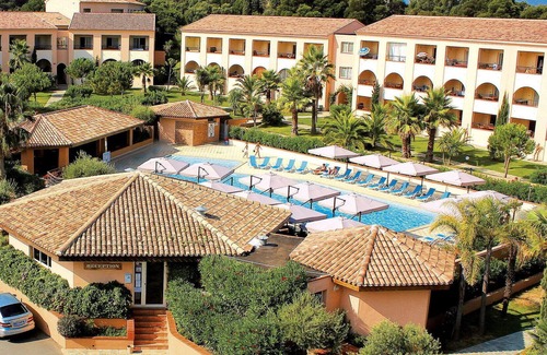 Bravone Apartamento | Beautiful apartment for 6 guests with pool, WIFI, terrace and parking