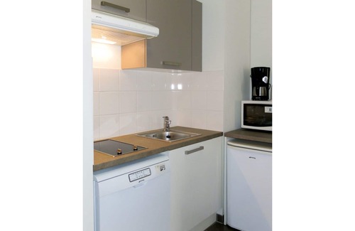 Chinon Apartamento | Bonito apartamento para 4 personas con piscina, WIFI, TV, terraza, mascotas permitida y aparcamiento