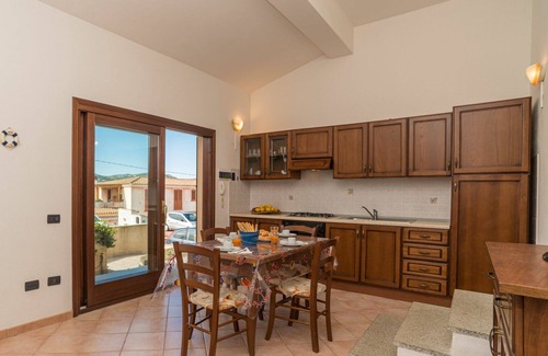 Porto Pollo Apartamento | Bonito apartamento para 4 personas con WIFI, TV, terraza, mascotas permitida y aparcamiento