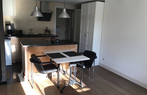 Schoorl Apartamento | Apartamento / estudio de lujo cerca del bosque, playa y jardín privado. Completamente nuevo !!