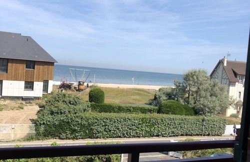 Benerville-sur-Mer Apartamento | Beautiful apartment with terrace and sea view just outside Deauville
