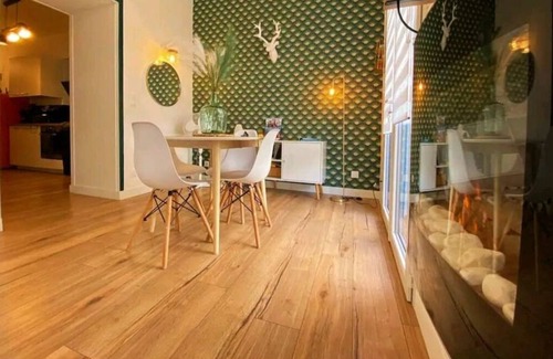 La Rochelle City Centre Apartamento | BEAUTIFUL APARTMENT WITH TERRACE AND PRIVATE GARDEN IN THE HEART OF LA ROCHELLE