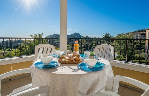 Le Dramont Apartamento | Beautiful apartment for 6 people with pool, WIFI, TV, patio and pets allowed