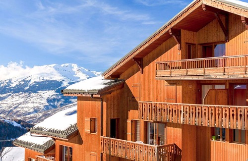 Peisey-Nancroix Apartamento | Precioso apartamento para 8 personas con WIFI, piscina, TV, terraza y mascotas permitida