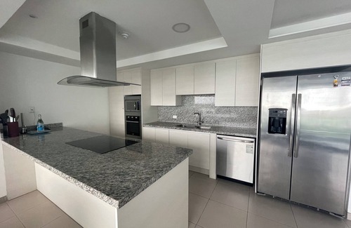 Manta Apartamento | Beautiful Apartment front to sea in Manta