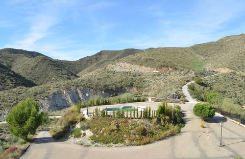 La Brena Apartamento | Precioso apartamento, en lo alto de las montañas con piscina privada y vistas impresionantes.