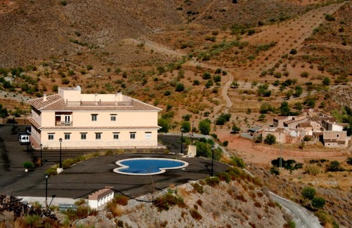 La Brena Apartamento | Precioso apartamento, en lo alto de las montañas con piscina privada y vistas impresionantes.