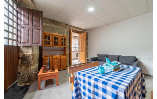 Arnoia Apartamento | Beautiful Apartment In A Arnoia