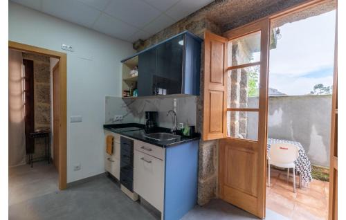 Arnoia Apartamento | Beautiful Apartment In A Arnoia