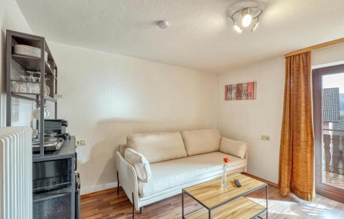 Oberweissenbrunn Apartamento | Beautiful Apartment In Bischofsheim
