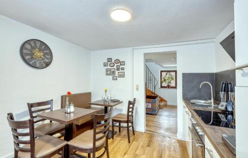 Oberweissenbrunn Apartamento | Beautiful Apartment In Bischofsheim