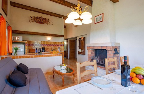 Bauduen Villa | Apartamento en villa con WIFI, TV, balcón, mascotas permitida, vista panorámica, aparcamiento