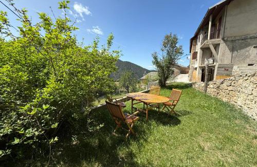Guillaumes Apartamento | Beautiful apartment in the heart of nature with garden
