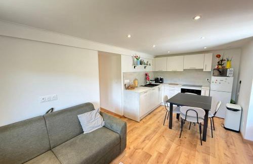 Guillaumes Apartamento | Beautiful apartment in the heart of nature with garden