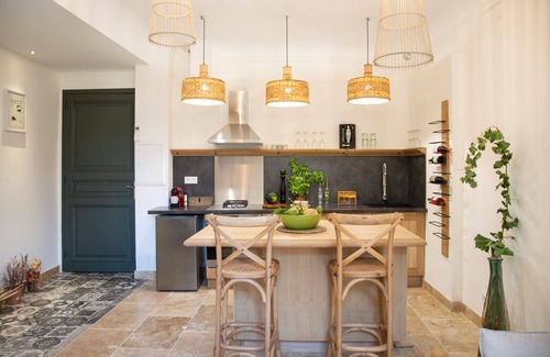 Arles City Centre Apartamento | Beautiful apartment in the heart of the Roquette district, comfort assured