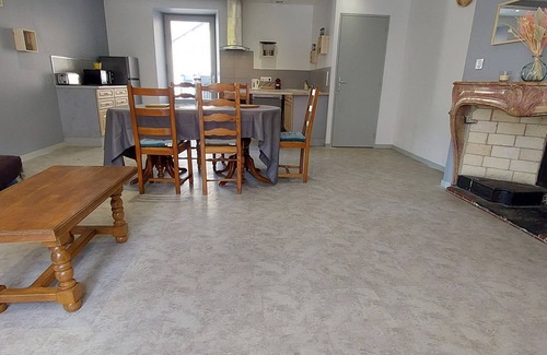 Pesmes Apartamento | Beautiful apartment in the heart of the village