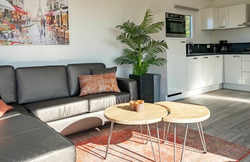 Linden Casa | Bonito apartamento en villa para 4 personas con WIFI, TV, terraza y aparcamiento