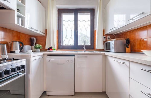 Province of Cagliari Villa | Acogedor apartamento en villa para 8 personas con WIFI, A/C, TV, patio y aparcamiento
