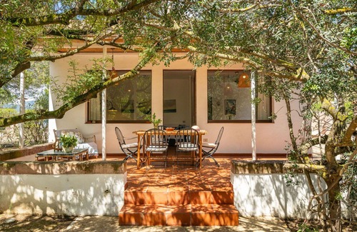 Province of Cagliari Villa | Acogedor apartamento en villa para 8 personas con WIFI, A/C, TV, patio y aparcamiento